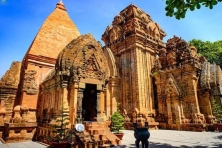 Biển Cổ Thạch Bảy Đá Bảy Màu 1 Ngày 1 Đêm cũ
