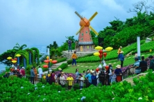 [TÂY NINH 1N] Viếng Núi Bà Đen - Phật Di Lạc - Vườn Nho Đen 1 Ngày